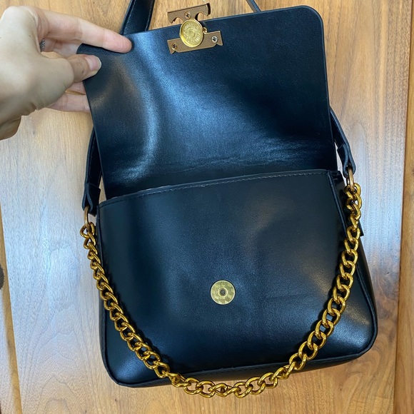 New Designer Inspired Vegan Faux Leather Shoulder Bag Golden Chain Strap NWT - Picture 8 of 15